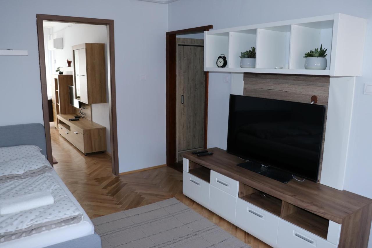 Appartement Petofi Apartman à Szeged Extérieur photo