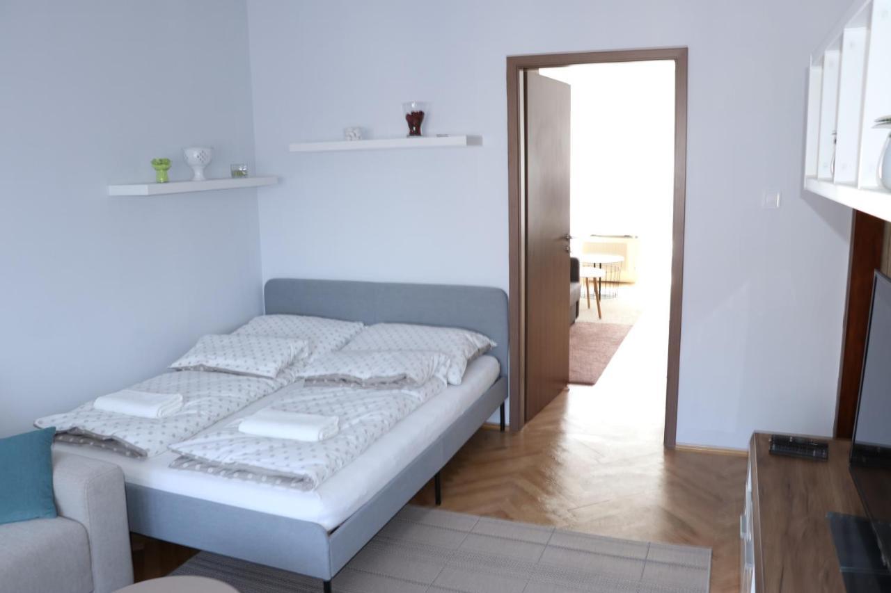 Appartement Petofi Apartman à Szeged Extérieur photo